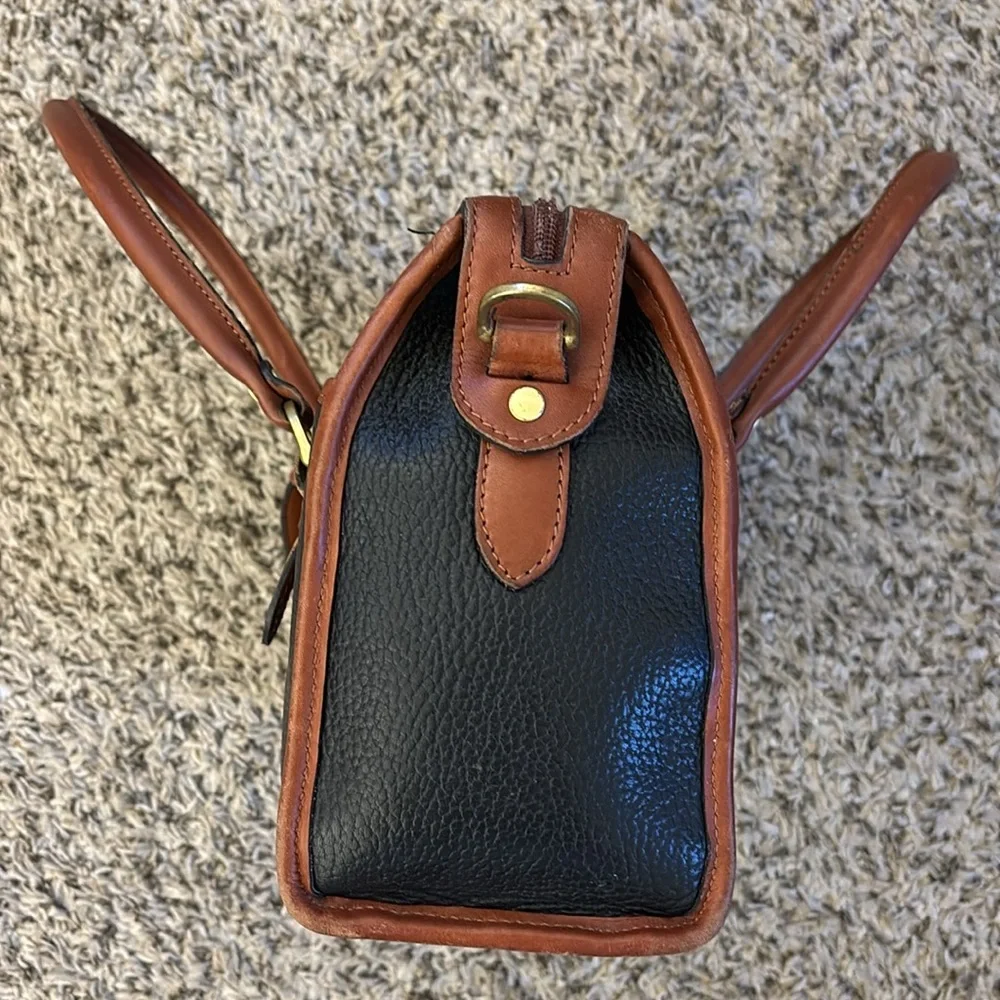 Vintage 80s Liz Claiborne 100% Black‎ & Tan Leather Satchel/Shoulder Bag/Purse